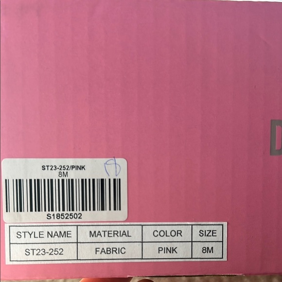 Sugar Thrillz pink fuzzy ankle booties 8 - Picture 3 of 10